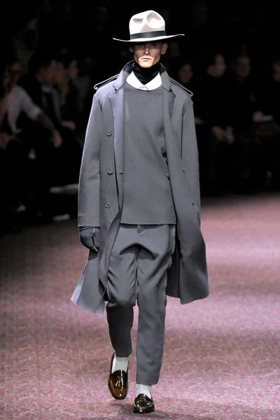 Look 25